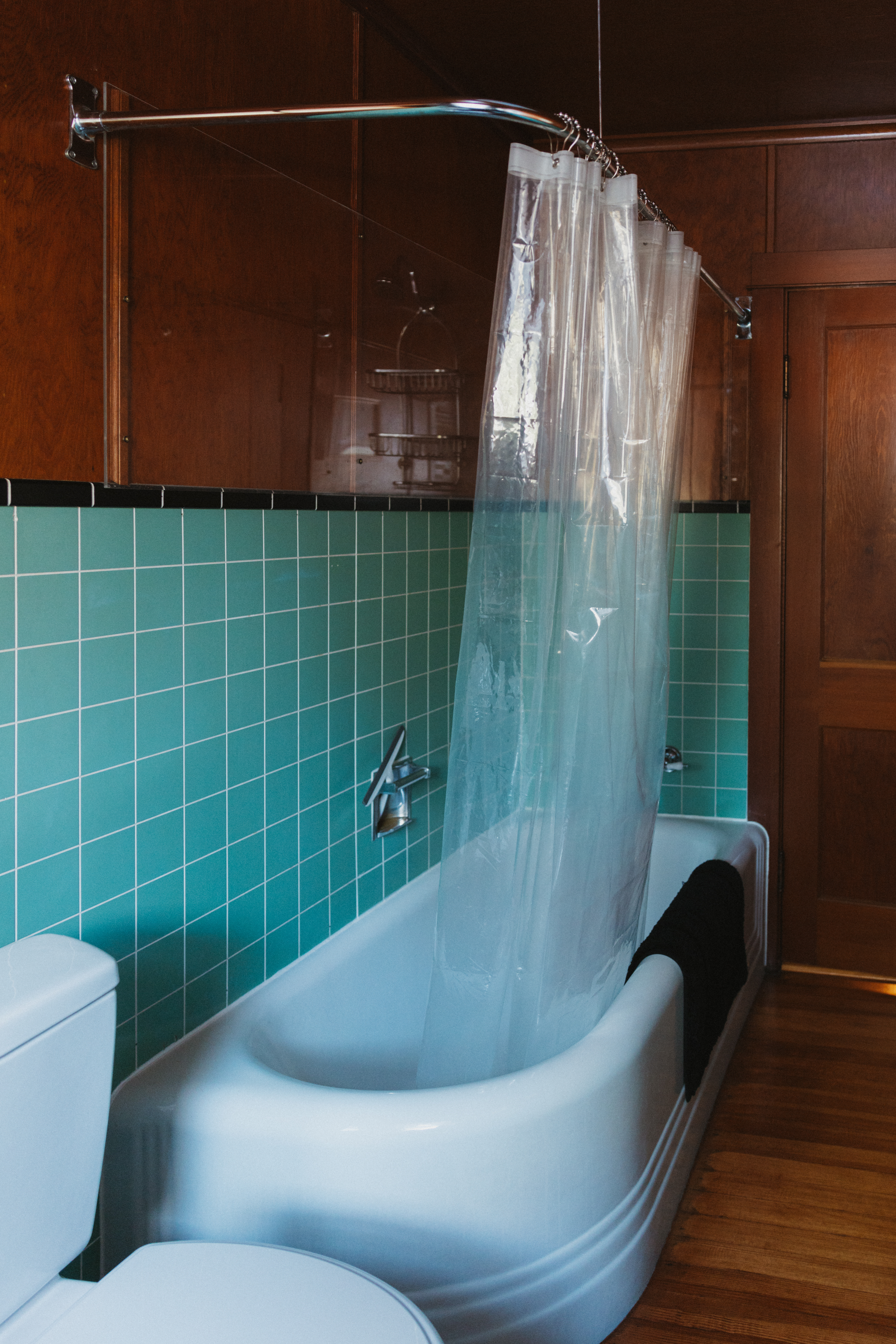 Bathroom 1 - Amenities